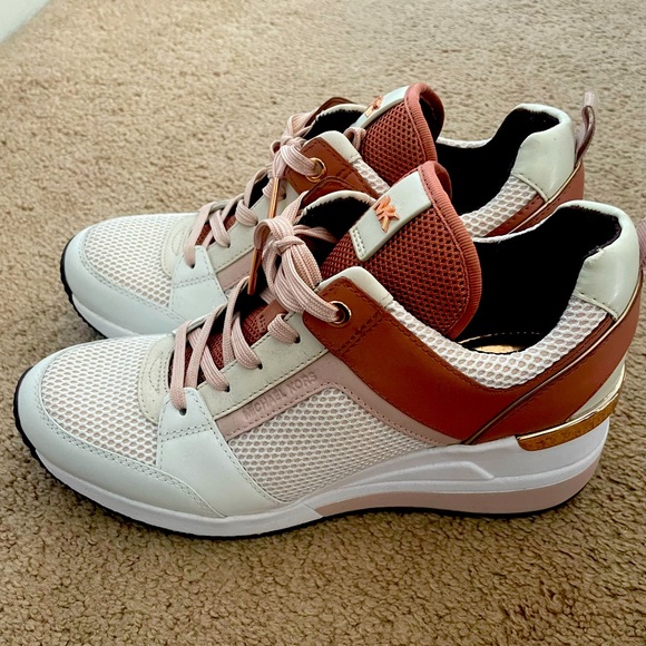 New without tags Michael Kors sneakers - Picture 1 of 4